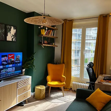 Un à Côté De La Cité Florale Appartamento *